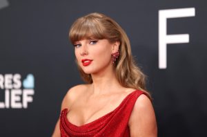 Taylor Swift Tips Workers at a 2025 Grammys Afterparty