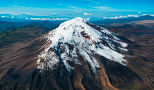 No es el Everest: un volcán de Sudamérica es el punto más cercano al espacio, con su cumbre a casi 6.500 km del centro de la Tierra