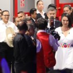 El show de los candidatos a su salida del debate: las respuestas de Roberto Sánchez y Keiko Fujimori ante los medios