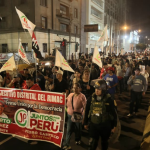 Simpatizantes de Juntos por el Perú marchan en el Centro de Lima pidiendo la «defensa del voto popular»