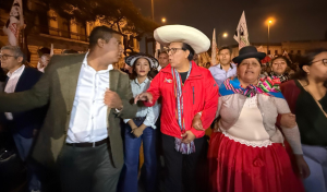 Roberto Sánchez encabeza movilización en defensa del voto: «El pueblo exige justicia electoral»