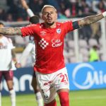 Cienciano consiguió su pase a los octavos de final de la Copa Sudamericana tras golear 4-0 a Lanús en el Cusco