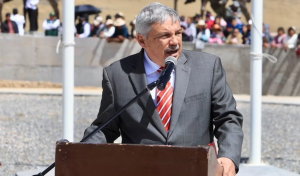 Abuchean a Alberto Beingolea durante conmemoración por la Batalla de Junín