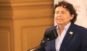 Susel Paredes a Carlos Bruce: «Lleva a dos exministros de Boluarte, ya no es «techito» es «dinito»