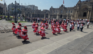 Fe y Alegría conmemoró 60 años de labor educativa con pasacalle y misa en el Centro Histórico de Lima