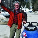 Quebró su negocio a los 45 años y decidió recorrer el mundo a pie: caminó 75.000 kilómetros durante 11 años