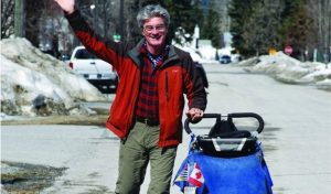 Quebró su negocio a los 45 años y decidió recorrer el mundo a pie: caminó 75.000 kilómetros durante 11 años