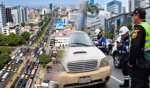 ATU retira de la av. Javier Prado a vehículo con 22 multas y deuda de S/ 310.000 junto a otros 165 informales