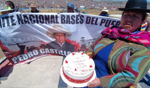 En Puno celebran el cumpleaños 57 de Pedro Castillo a orillas del Titicaca