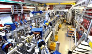 Disparan láseres de gran potencia contra una lámina de plástico y obtienen 10 billones de nanodiamantes por impacto en un experimento alemán