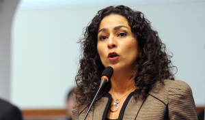 Cecilia Chacón rechaza reforma policial y defiende leyes que protegen a la PNP: “Quieren que haya caos”